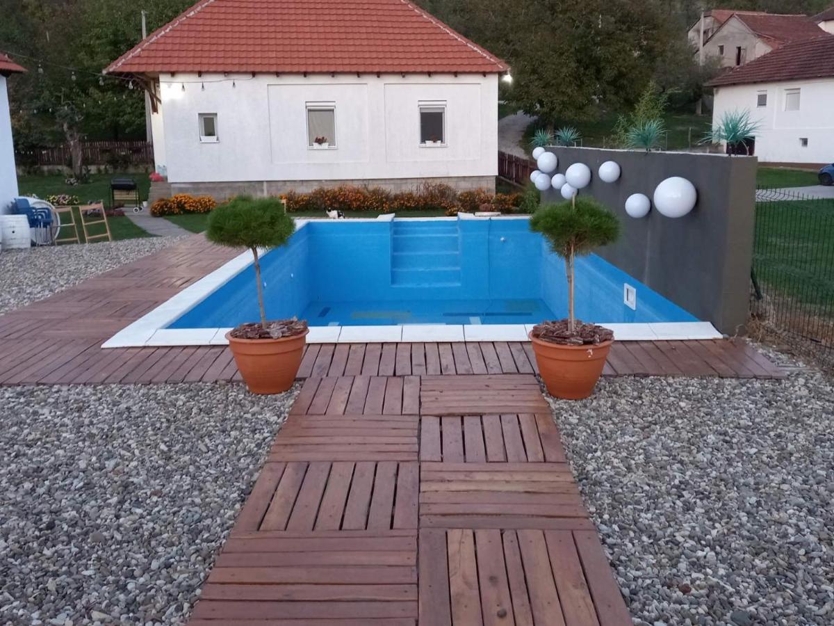 Maison d'hôtes Skriveni Raj à Gornji Milanovac Extérieur photo